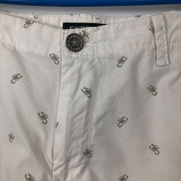 Express Size 31 Classic White Shorts! - Picture 2 of 12